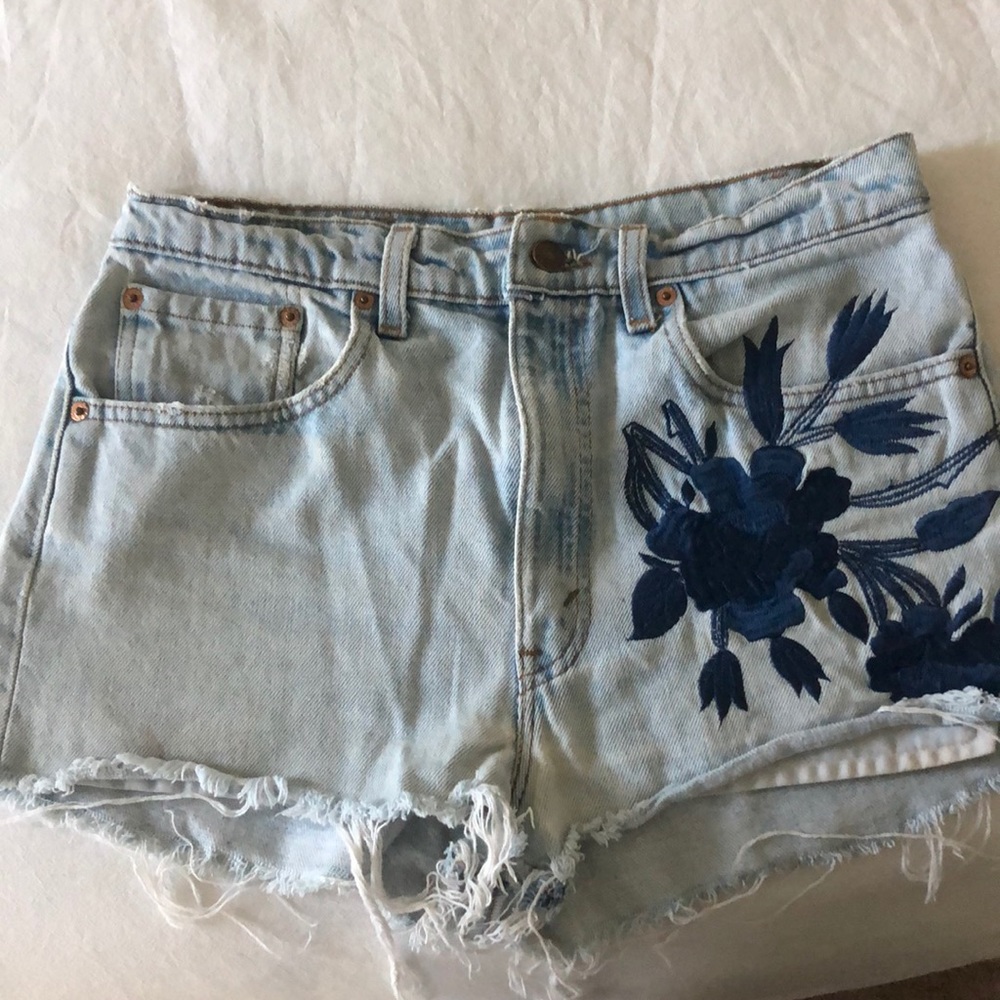 Custom High rise Levi shorts